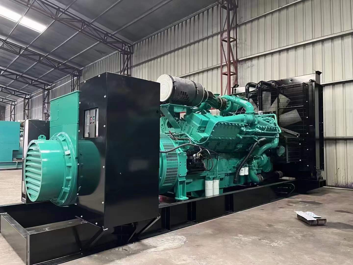 山丹如何降低 800kW 柴油发电机输出电流的波动？