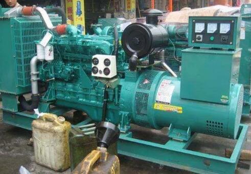 山丹冬季启动柴油发电机时，如何避免电瓶过度放电？