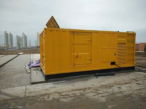 山丹合同中关于乙方责任导致工期延误的赔偿标准应该如何制定？