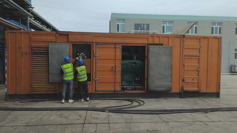 山丹如何检查柴油发电机组的机油油位？